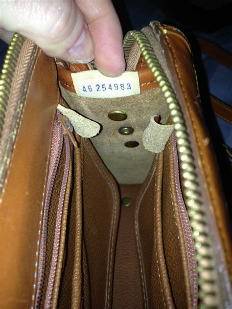 dooney and bourke counterfeit.